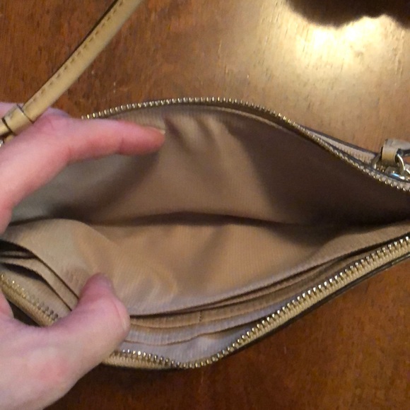 Coach wristlet - Picture 3 of 5